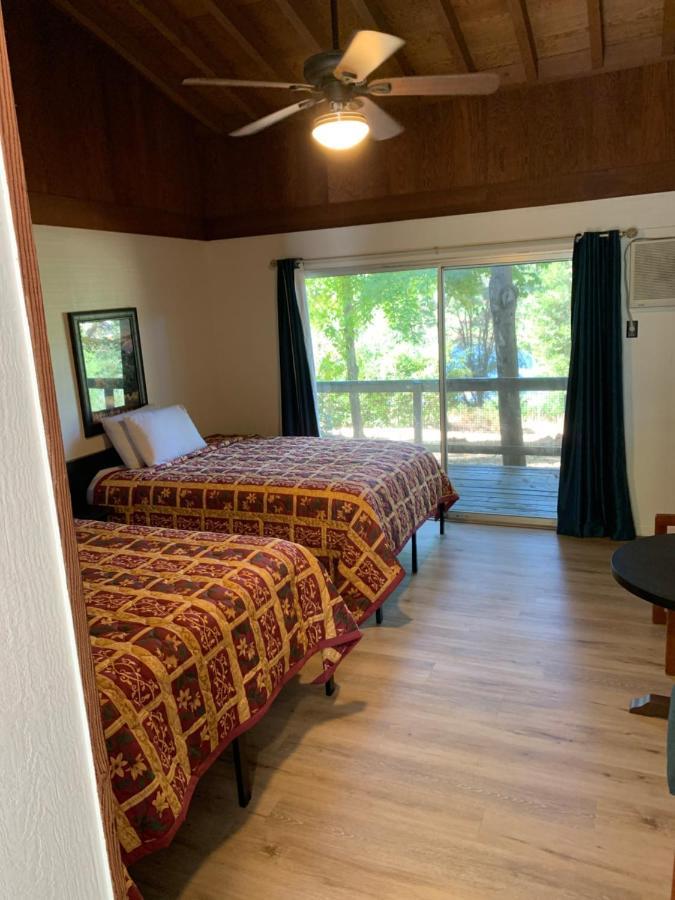Alta Sierra Village Inn غراس فالي الغرفة الصورة