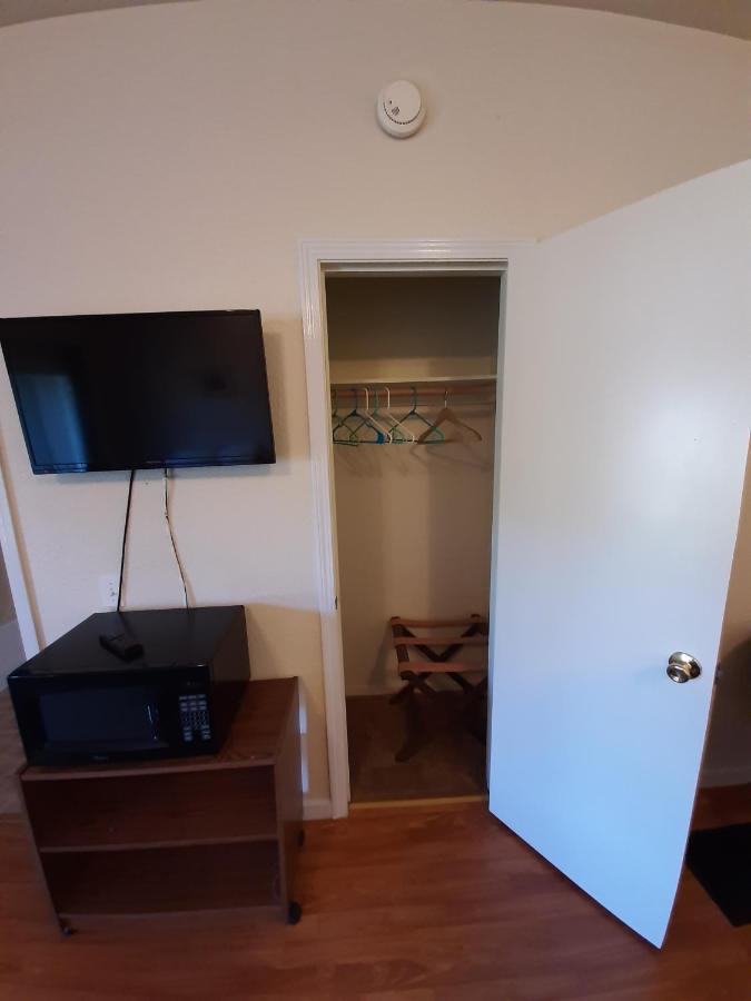 Alta Sierra Village Inn غراس فالي الغرفة الصورة